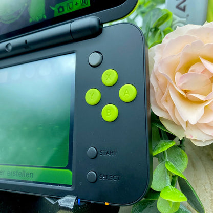 New Nintendo 2DS XL in schwarz/grün gemoddet - 3DSRenew