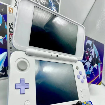 New Nintendo 2DS XL in weiß/lavendel gemoddet - 3DSRenew